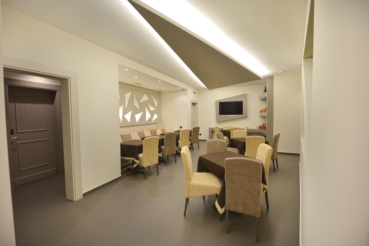 Petit Hotel Elita Shkodër Eksteriør billede