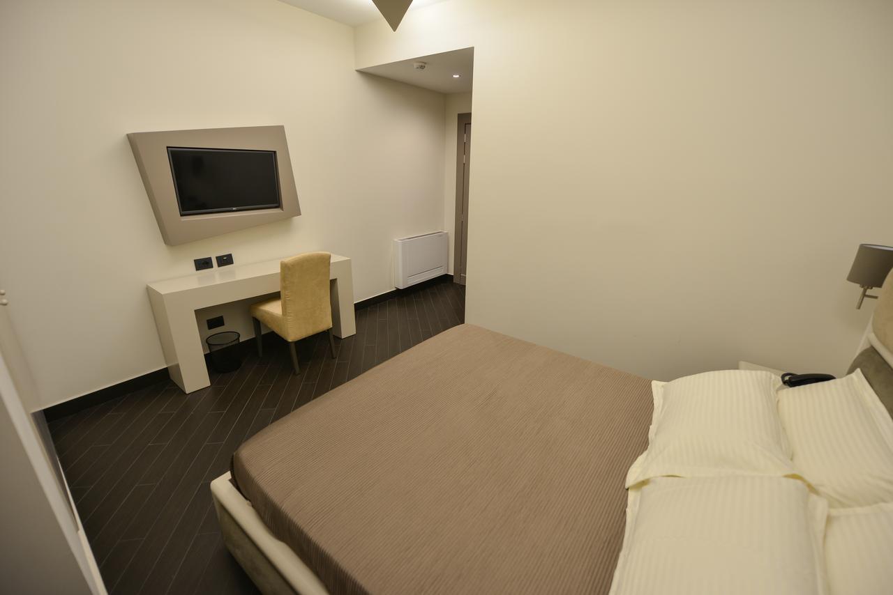 Petit Hotel Elita Shkodër Eksteriør billede