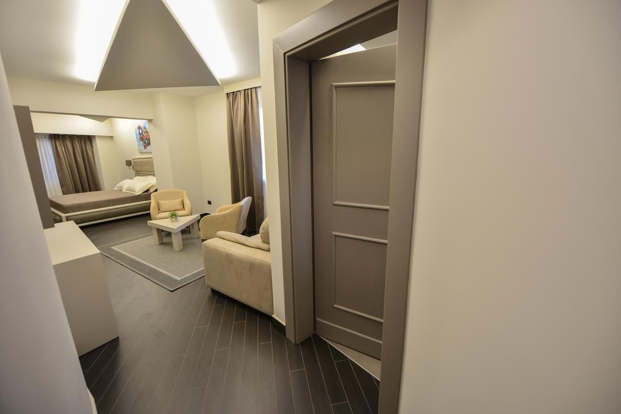 Petit Hotel Elita Shkodër Eksteriør billede